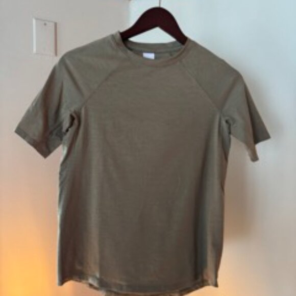 Löle - Size small - khaki green - Dynamic Short Sleeve Shirt - Picture 6 of 6
